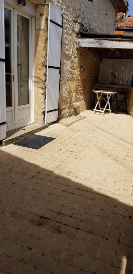 Maison Au Coeur D'Un Village Pres D'Angouleme Champniers  ภายนอก รูปภาพ